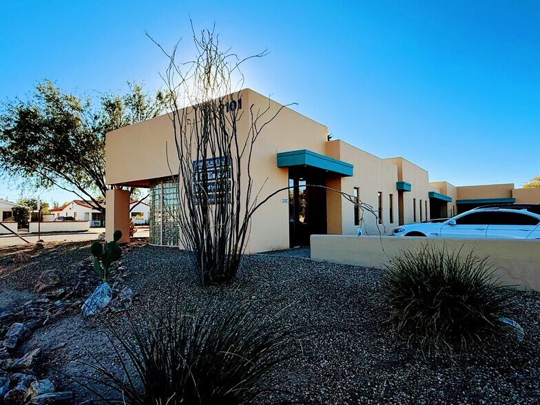 2101 N Country Club Rd, Tucson, AZ à louer - Photo du bâtiment - Image 2 de 9