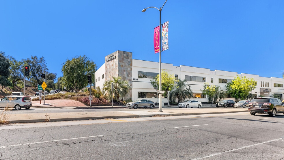 5535-5551 Balboa Blvd, Encino, CA for lease - Building Photo - Image 1 of 11
