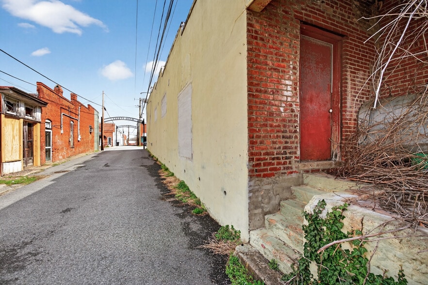 130-134 King St, Keysville, VA for sale - Building Photo - Image 2 of 11