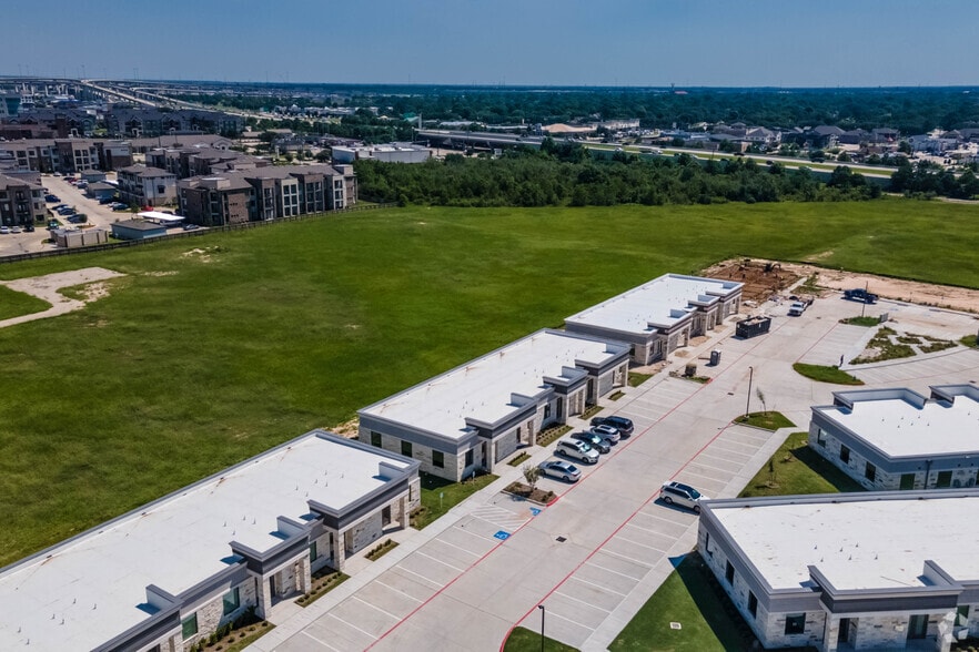 23410 Grand Reserve Dr, Katy, TX for lease - Aerial - Image 2 of 16