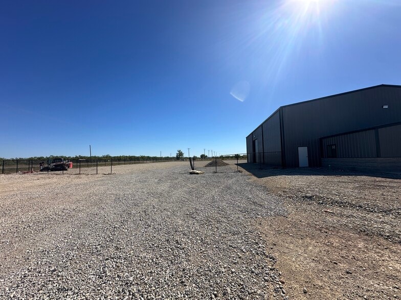 3098 FM 707, Tye, TX for lease - Building Photo - Image 2 of 6
