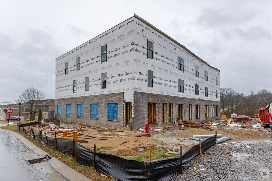 100 Oasis Dr, La Vergne, TN à louer - Photo du bâtiment - Image 3 de 4