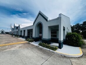 333 17th St, Vero Beach, FL for lease Building Photo- Image 2 of 10
