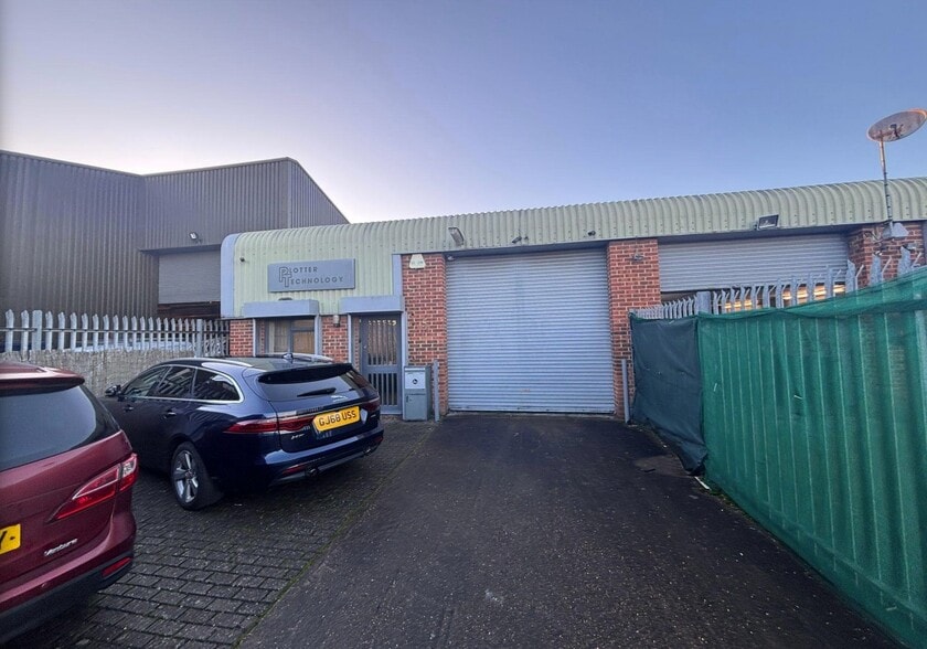 5 Broadfield Close, Croydon for sale - Building Photo - Image 1 of 1