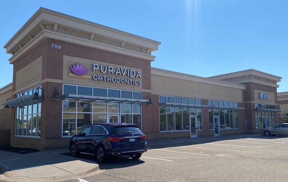 749 Apollo Dr, Lino Lakes, MN à louer - Photo du bâtiment - Image 3 de 9