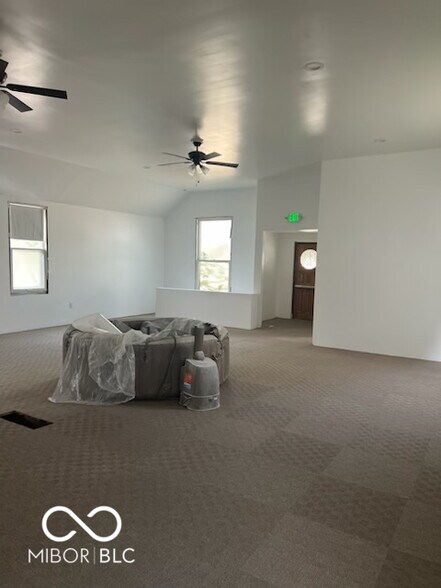 120 N 4th Ave, Beech Grove, IN à vendre - Photo du bâtiment - Image 3 de 6