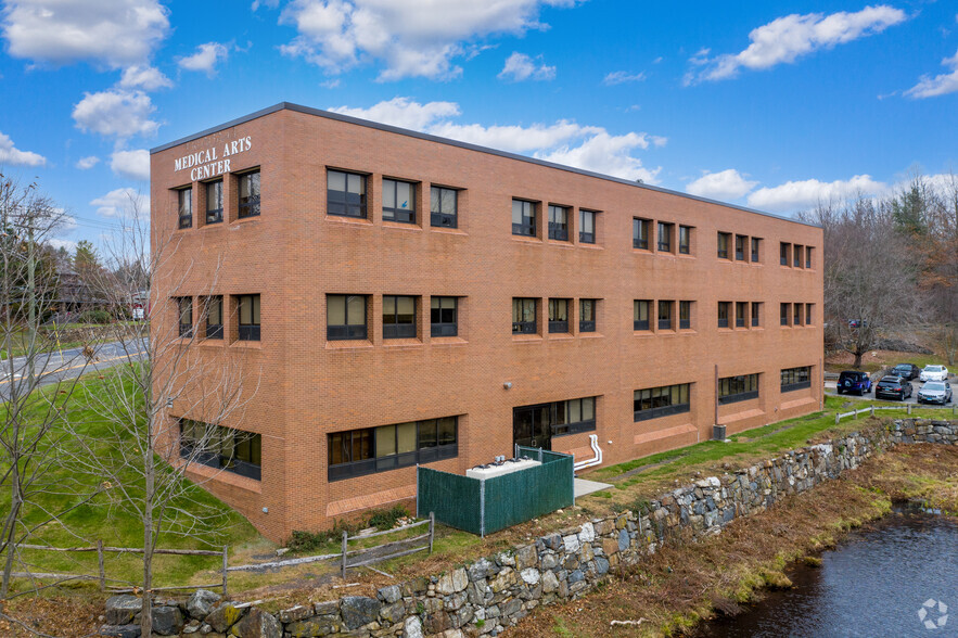 15 Corporate Dr, Trumbull, CT for lease - Building Photo - Image 2 of 4