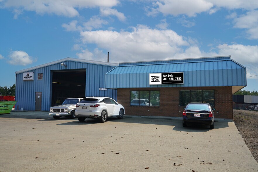 9337 45th Ave NW, Edmonton, AB à vendre - Photo du bâtiment - Image 1 de 9