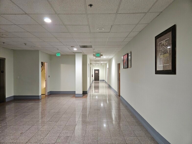 3000 W 6th St, Los Angeles, CA à louer - Photo du bâtiment - Image 3 de 5