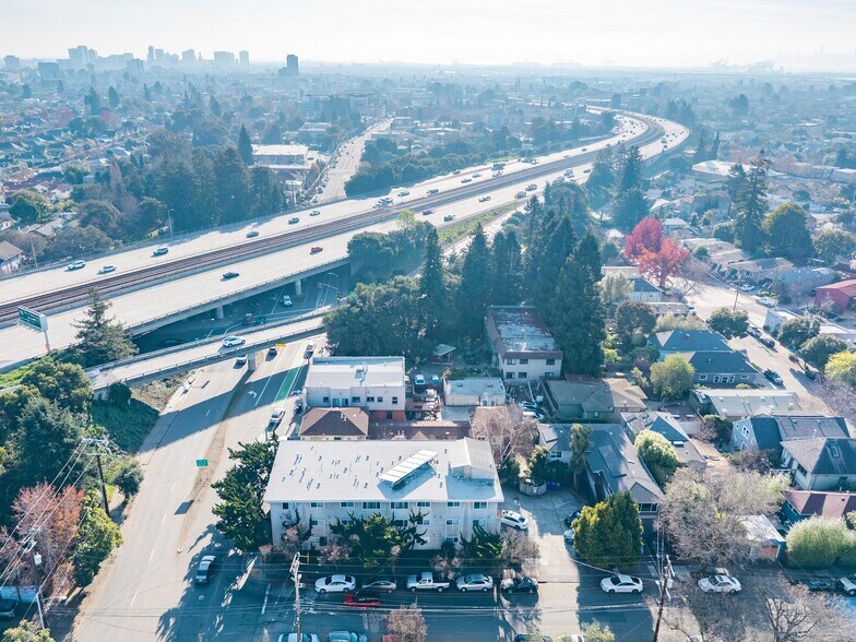 5499 Claremont Ave, Oakland, CA à vendre - Photo du bâtiment - Image 3 de 8