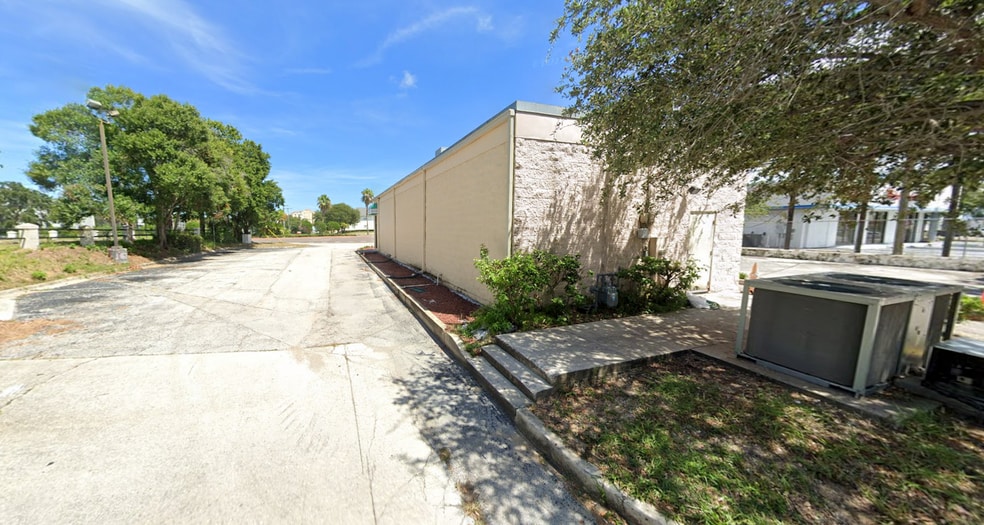 209 S Cocoa Blvd, Cocoa, FL for lease - Building Photo - Image 2 of 5