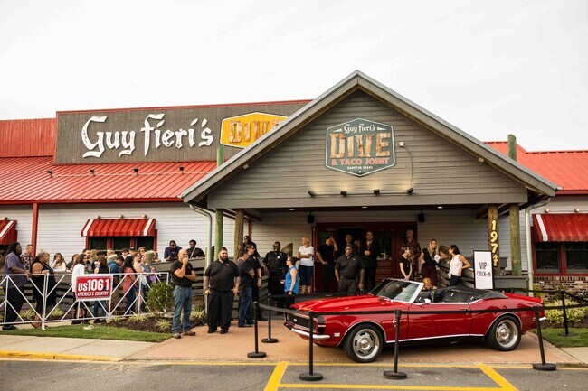 Plus de détails pour 2000 Power Plant Pky, Hampton, VA - Commerce de détail à louer