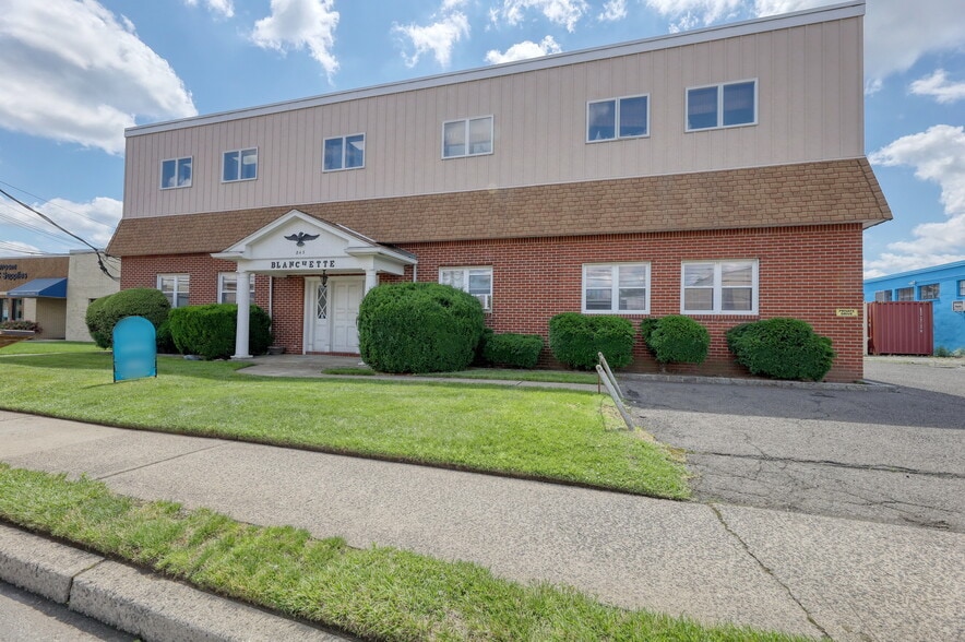 845 Bloomfield Ave, Clifton, NJ for lease - Building Photo - Image 1 of 14