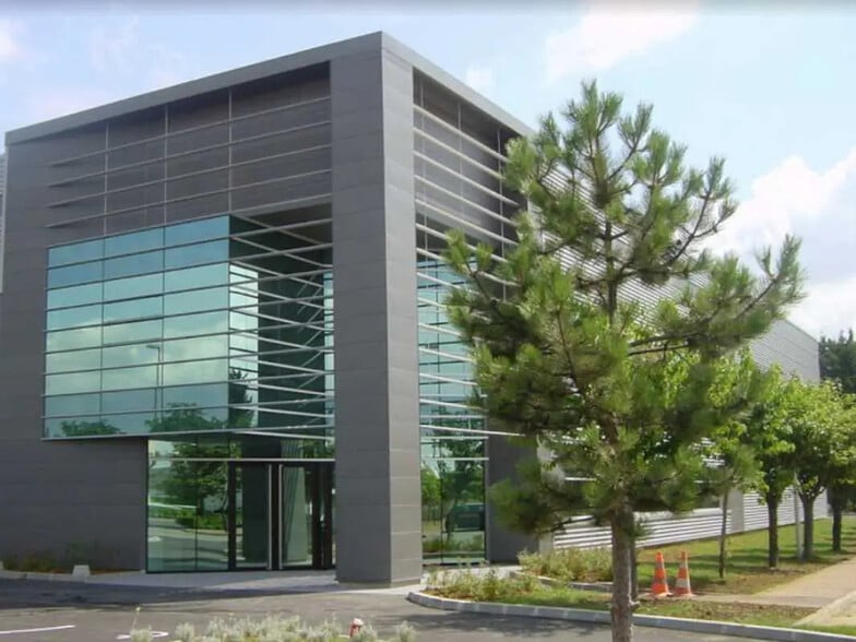 Flex in Bonneuil-sur-Marne for lease - Building Photo - Image 2 of 10