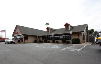 Plus de détails pour 120 Gallery Center Dr, Mooresville, NC - Commerce de détail à vendre