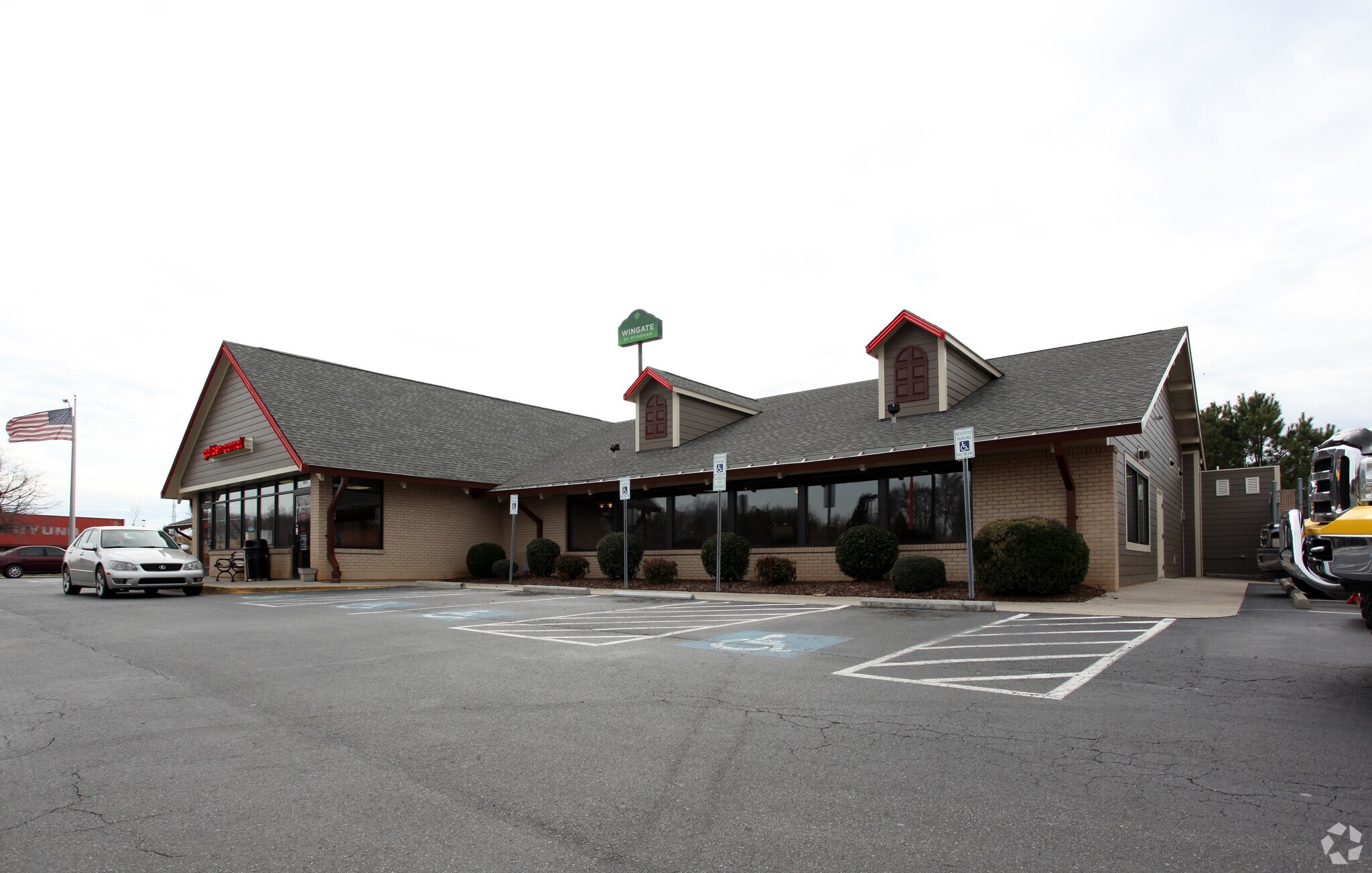 120 Gallery Center Dr, Mooresville, NC à vendre Photo principale- Image 1 de 3