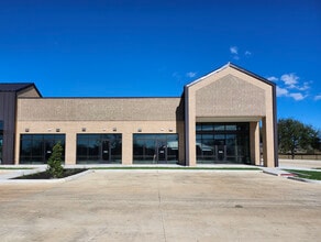 7355 Main st, Fulshear, TX à louer Photo intérieure- Image 1 de 2