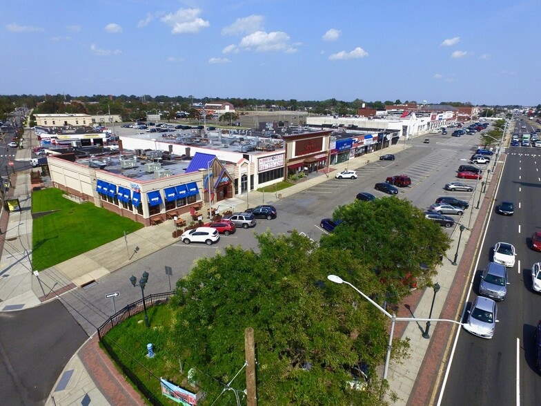 2921-2953 Hempstead Tpke, Levittown, NY for sale - Building Photo - Image 2 of 7