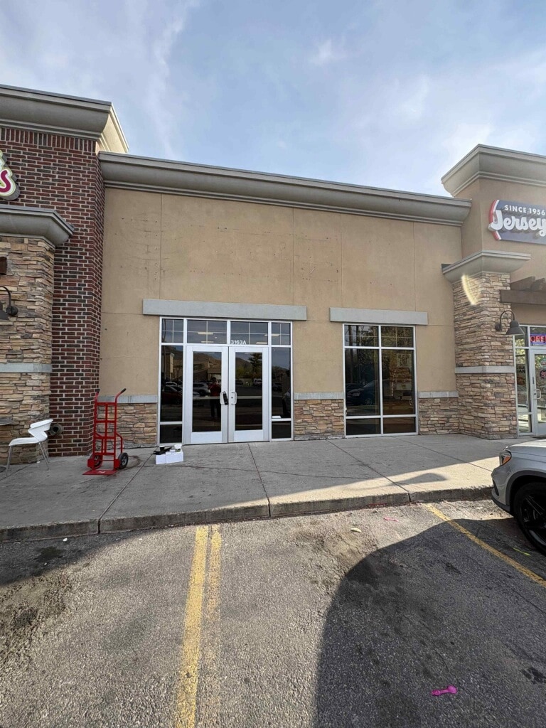 3163 E 3300 S, Salt Lake City, UT for lease Interior Photo- Image 1 of 7
