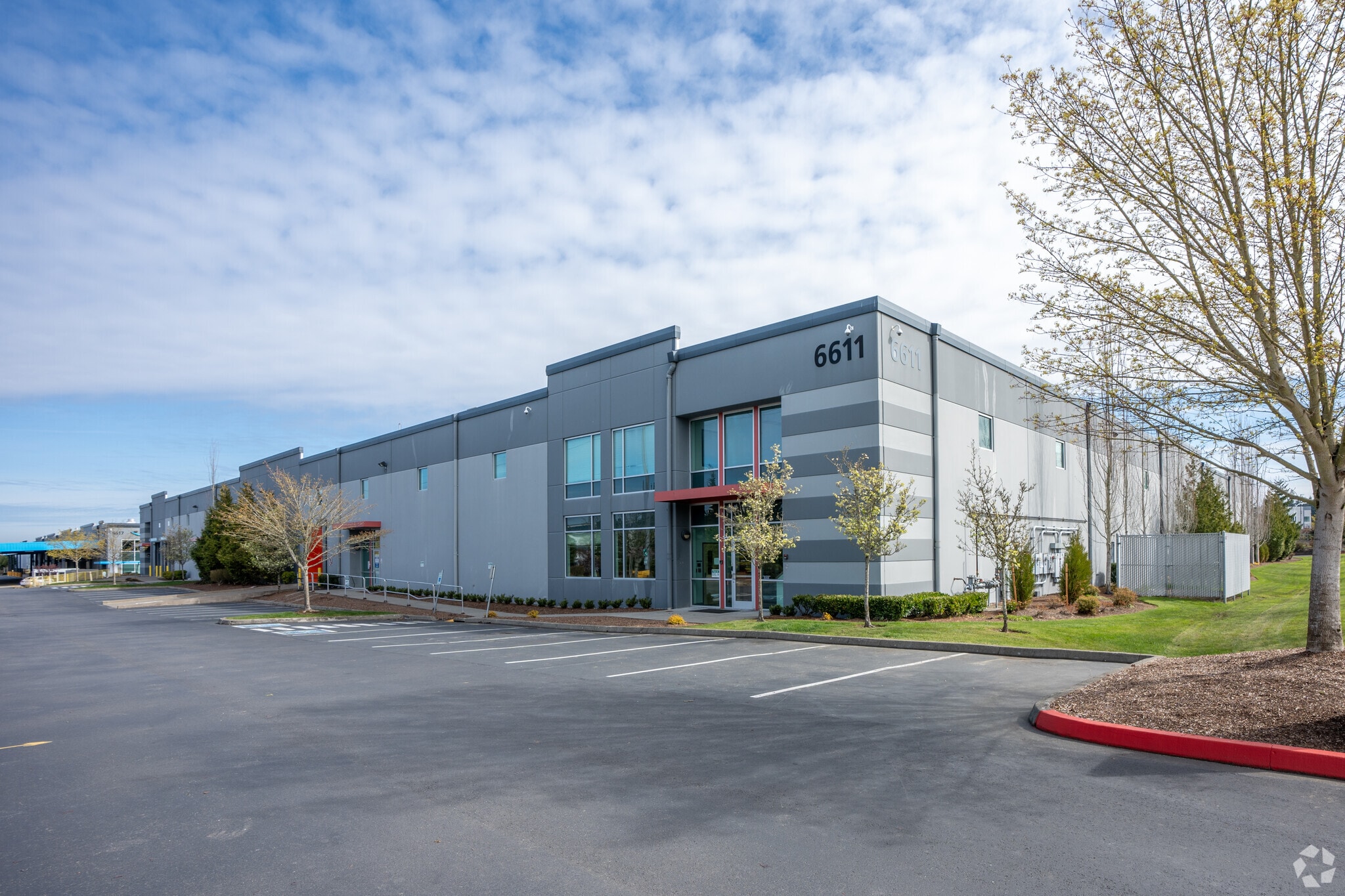6611 Associated Blvd, Everett, WA for sale Primary Photo- Image 1 of 14