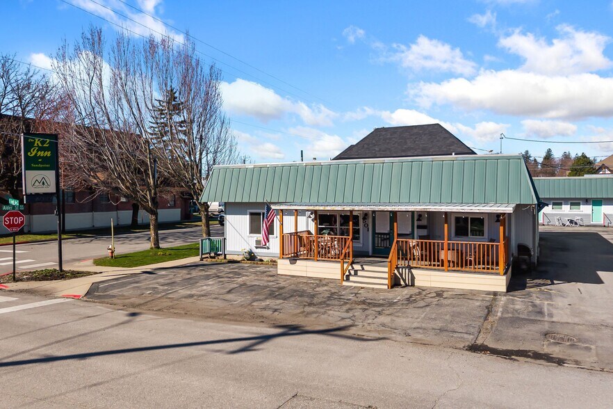 501 N 4th Ave, Sandpoint, ID à vendre - Photo du bâtiment - Image 3 de 54