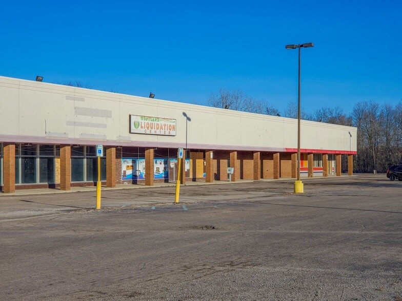 31162-31246 Warren Rd, Westland, MI for lease - Building Photo - Image 2 of 6
