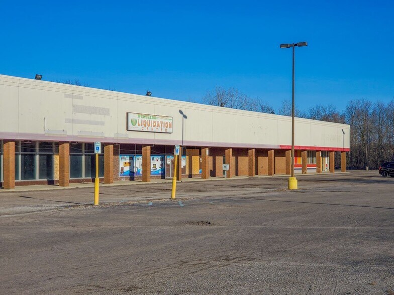 31162-31246 Warren Rd, Westland, MI à louer - Photo du bâtiment - Image 2 de 6