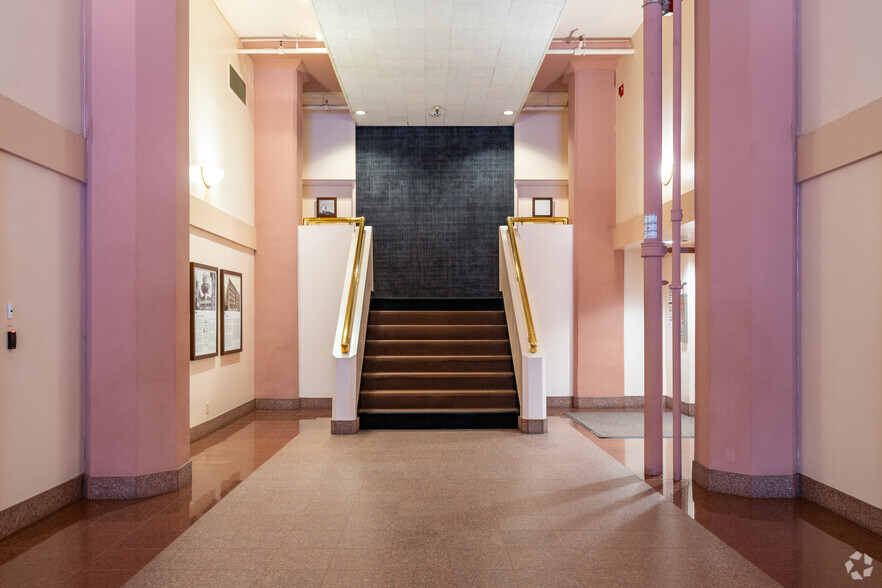 665 3rd St, San Francisco, CA for lease - Lobby - Image 3 of 5