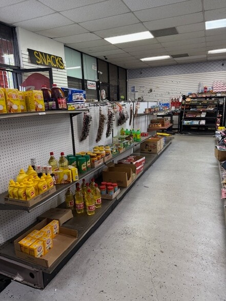 1111-1151 Pacific Coast Hwy, Harbor City, CA for lease - Building Photo - Image 3 of 13