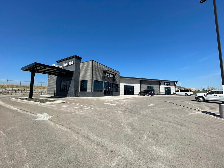 475 Villa Dr, Box Elder, SD à louer - Photo du bâtiment - Image 2 de 3