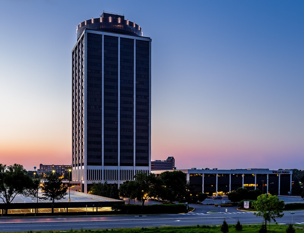 7900 Xerxes Ave S, Bloomington, MN à louer Photo principale- Image 1 de 13