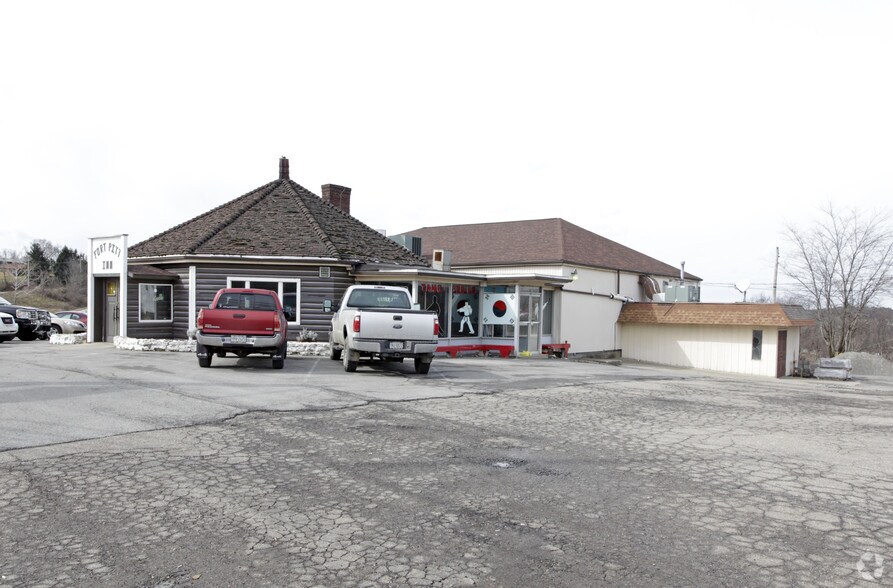 7780 Steubenville Pike, Oakdale, PA à vendre - Photo du bâtiment - Image 2 de 4