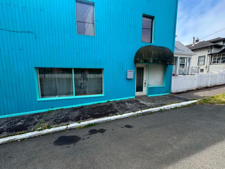 401 SW 9th St, Newport, OR à louer - Photo du bâtiment - Image 3 de 14