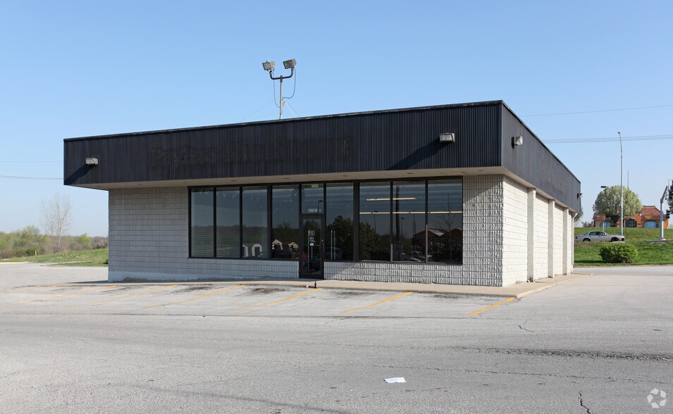 4707 E Bannister Rd, Kansas City, MO à louer - Photo du bâtiment - Image 2 de 5