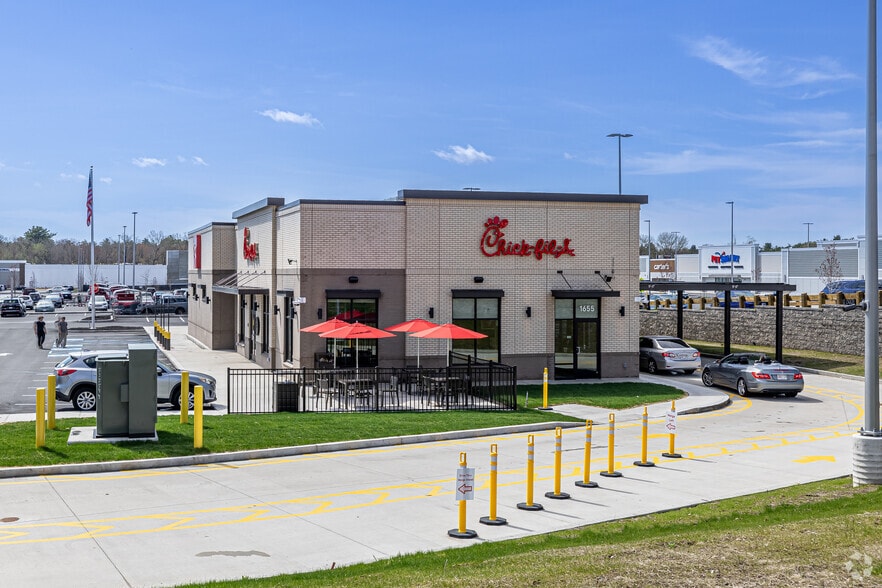 1655 Boston Rd, Springfield, MA for sale - Building Photo - Image 1 of 6
