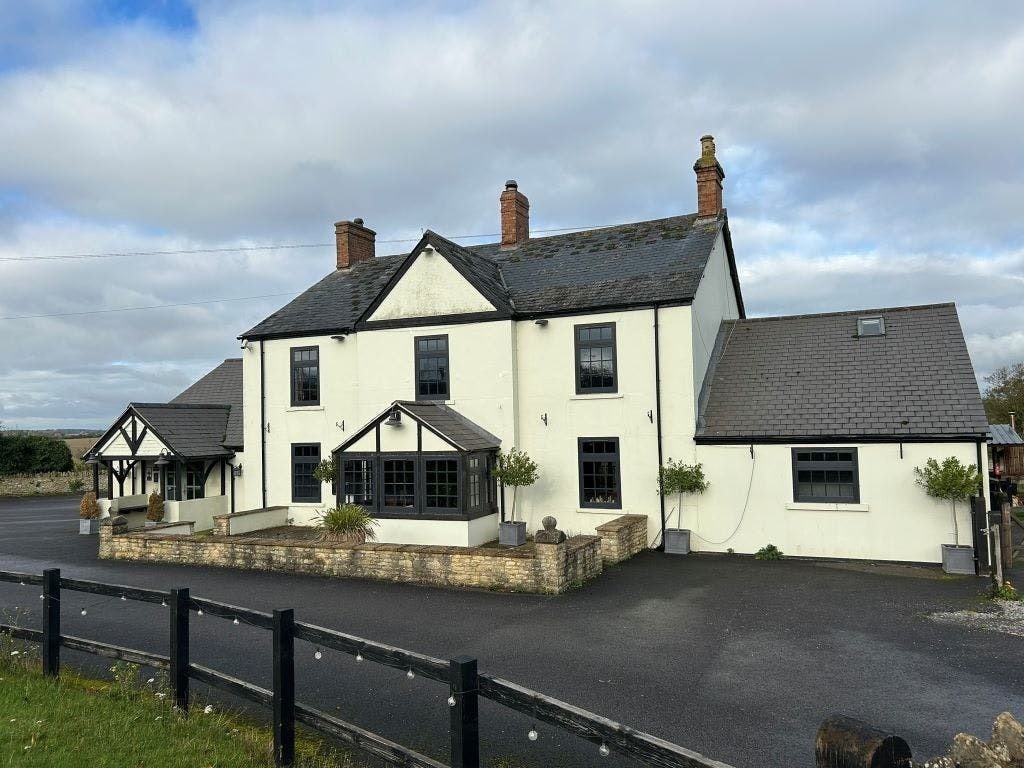 Burford Rd, Minster Lovell for lease Primary Photo- Image 1 of 9