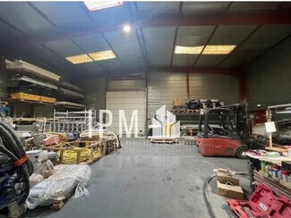 Plus de détails pour Local d'activités à louer