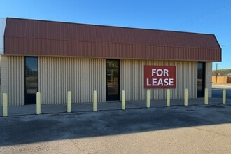 2451 34th St, Lubbock, TX for lease Interior Photo- Image 2 of 9