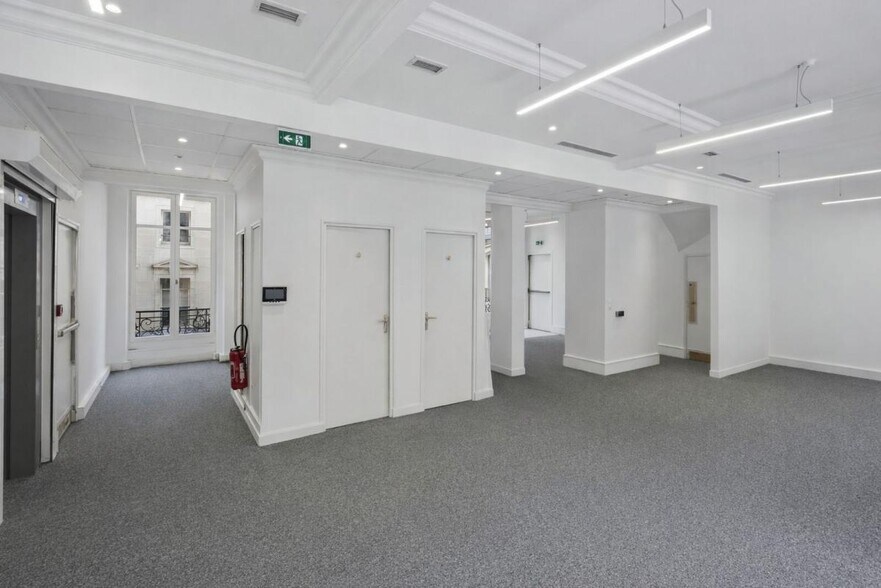 9-11 Rue Montalivet, Paris for lease - Building Photo - Image 3 of 14