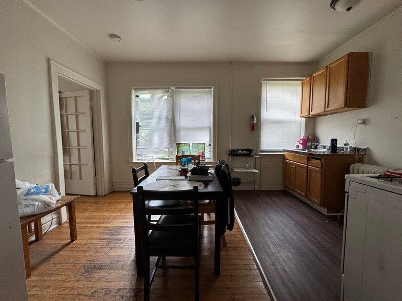 7342 Kingston Ave, Chicago, IL à vendre - Photo du bâtiment - Image 3 de 5