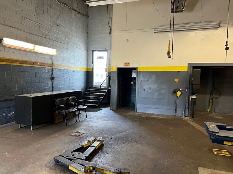 6930 Walnut St, Upper Darby, PA for lease - Building Photo - Image 2 of 10