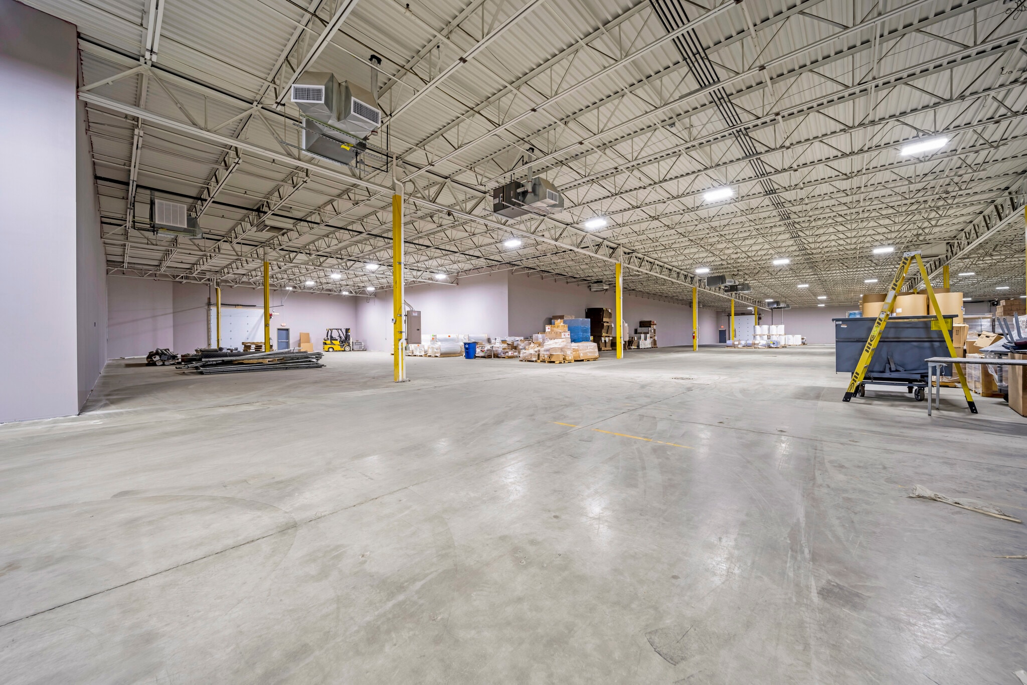 7320-7400 W Florist Ave, Milwaukee, WI for lease Building Photo- Image 1 of 5