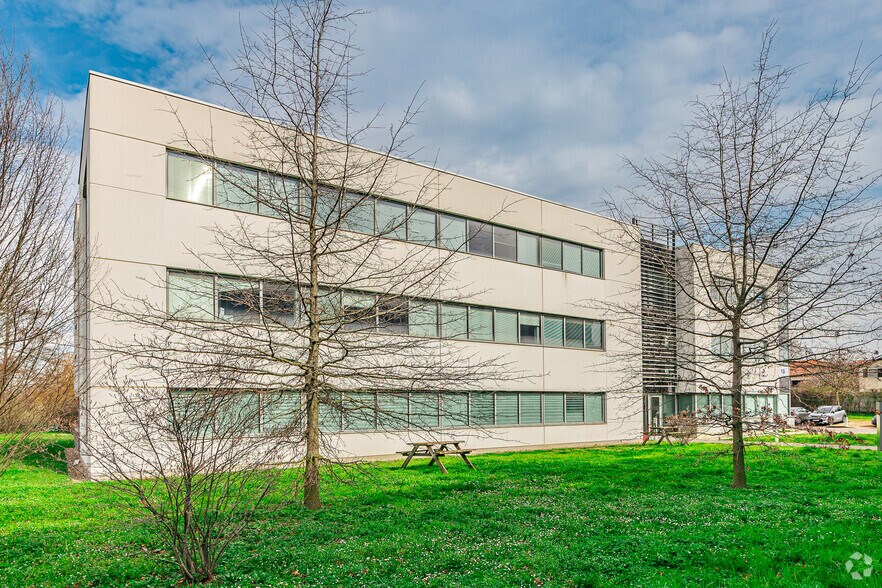 Bureau dans Dardilly à louer - Photo du bâtiment - Image 2 de 4