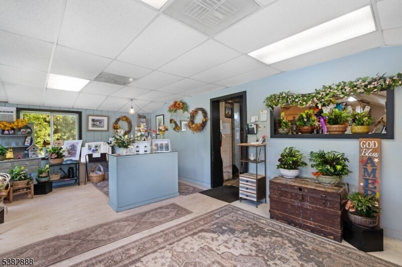 634 Willow Grove St, Hackettstown, NJ à vendre - Photo du bâtiment - Image 2 de 25