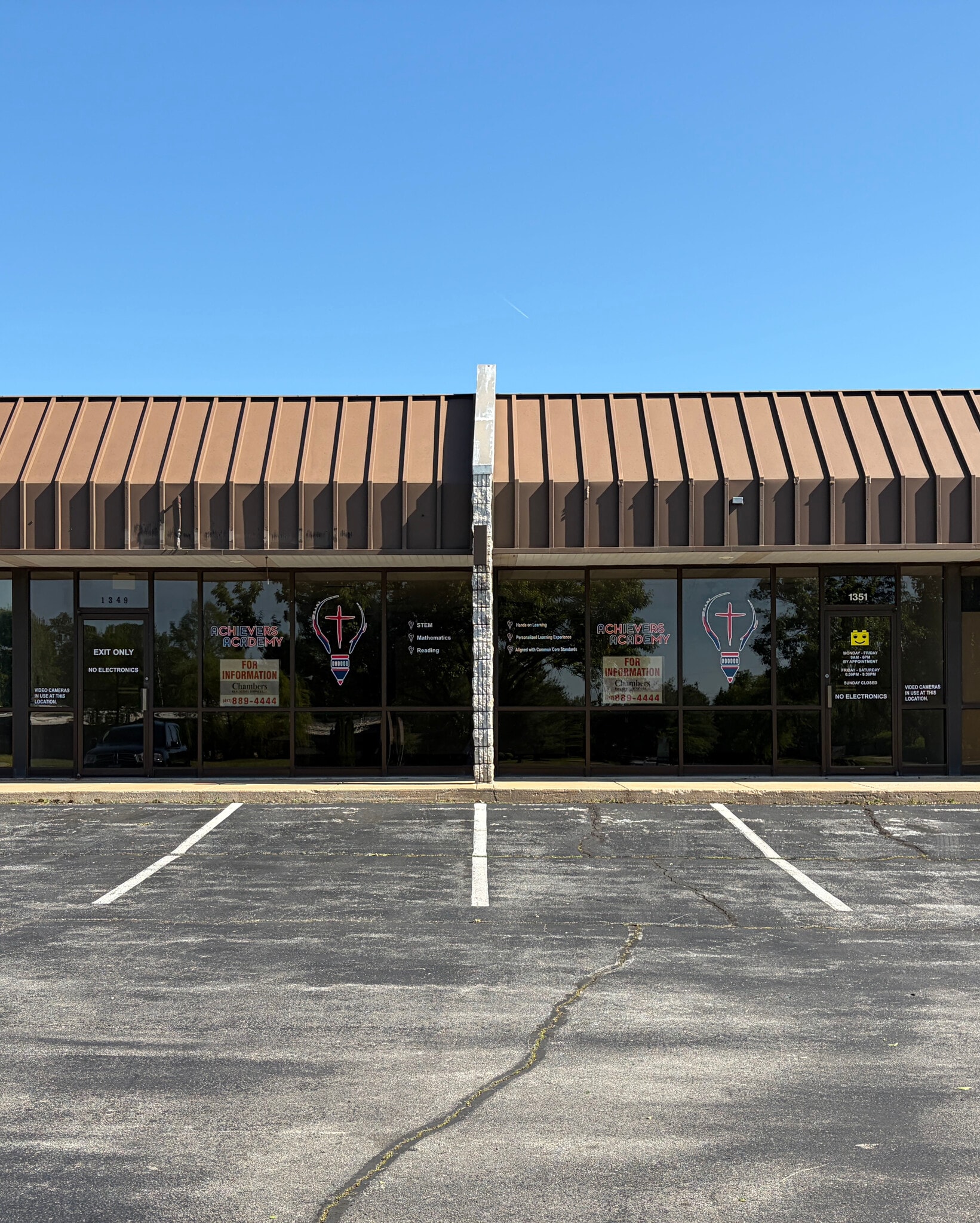 1333-1353 E Montclair St, Springfield, MO for lease Primary Photo- Image 1 of 8