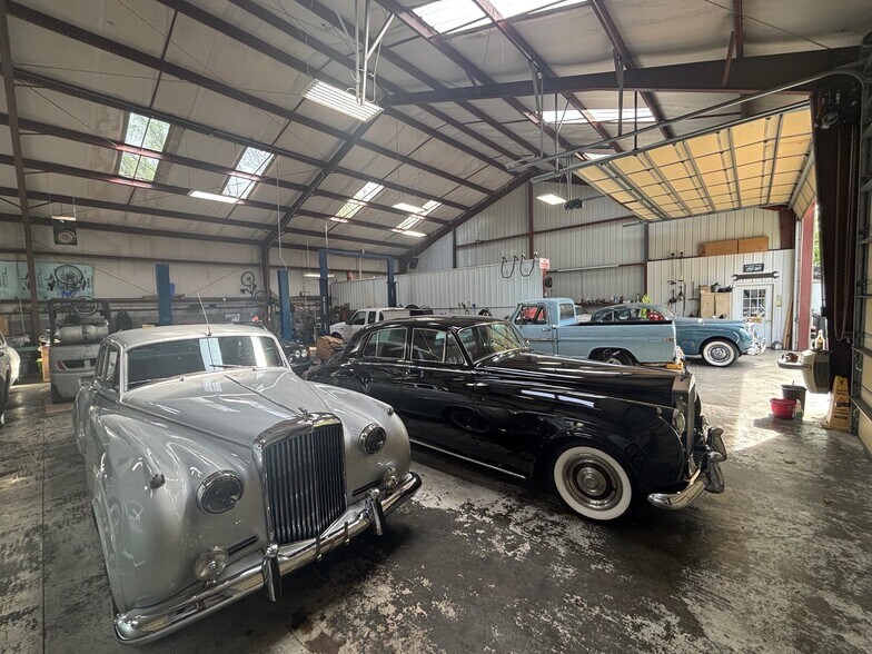 254 Spence Ln, Nashville, TN à louer - Photo du bâtiment - Image 2 de 3