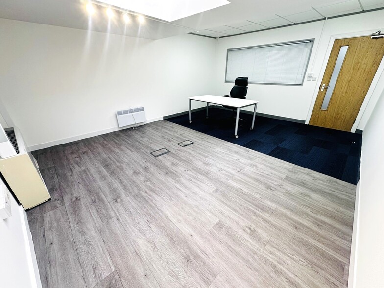 3 Addison Bridge Pl, London for lease - Building Photo - Image 3 of 70