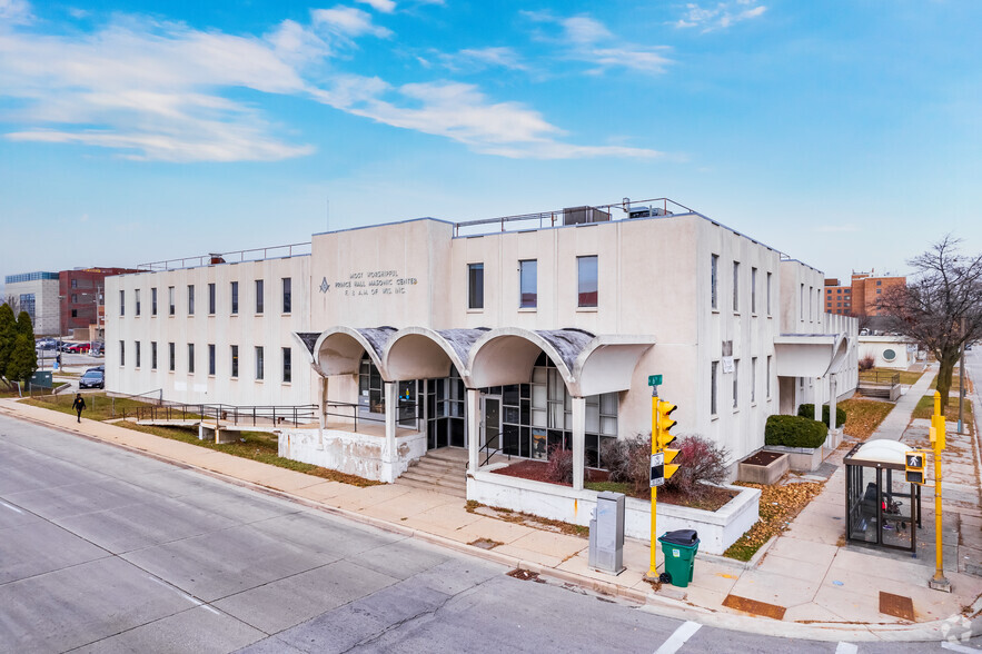 600 W Walnut St, Milwaukee, WI for sale - Primary Photo - Image 1 of 1