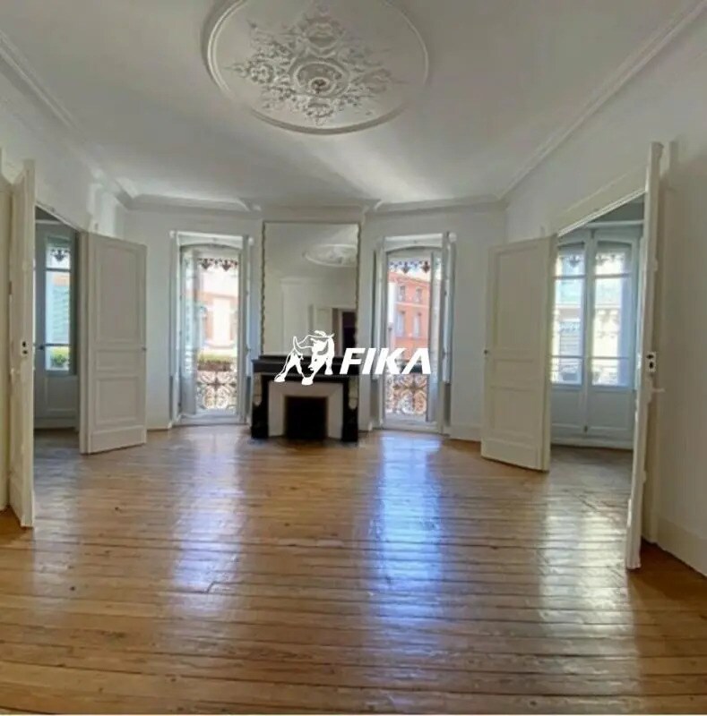 Office in Toulouse for lease Interior Photo- Image 1 of 11