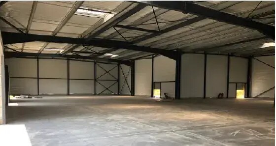 Retail in Anse for lease Interior Photo- Image 1 of 2